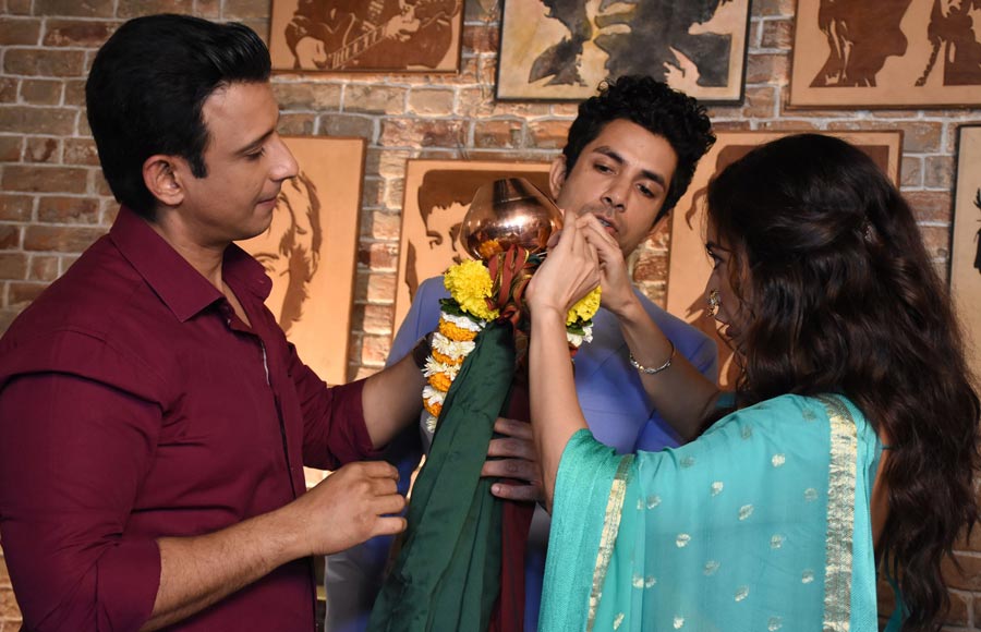 Sharman & Asha celebrate Gudi Padwa on the sets of ALTBalaji’s Baarish 