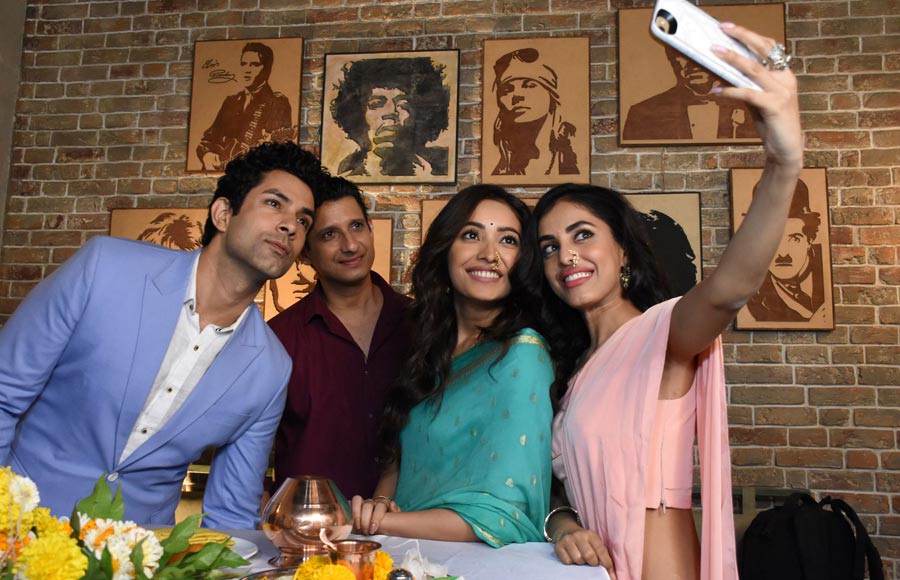 Sharman & Asha celebrate Gudi Padwa on the sets of ALTBalaji’s Baarish 