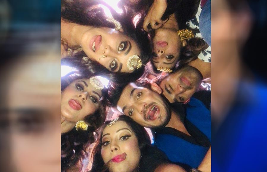 In pics: Mouni, Arjun, Adaa and Karanvir shoot for Naagin 3