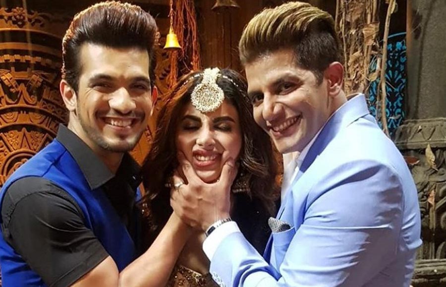 In pics: Mouni, Arjun, Adaa and Karanvir shoot for Naagin 3