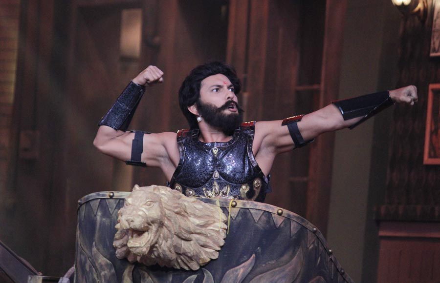 Baahubali act on the set of COLORS' Khatra Khatra Khatra