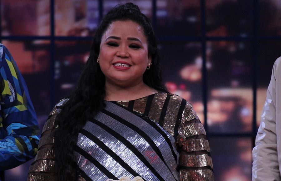 Harsh surprises birthday girl Bharti on sets of Khatra Khatra Khatra