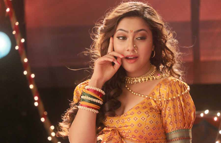 Reem Shaikh recreates Madhuri Dixit’s sensuous Koli dance on Tujhse Hain Raabta!