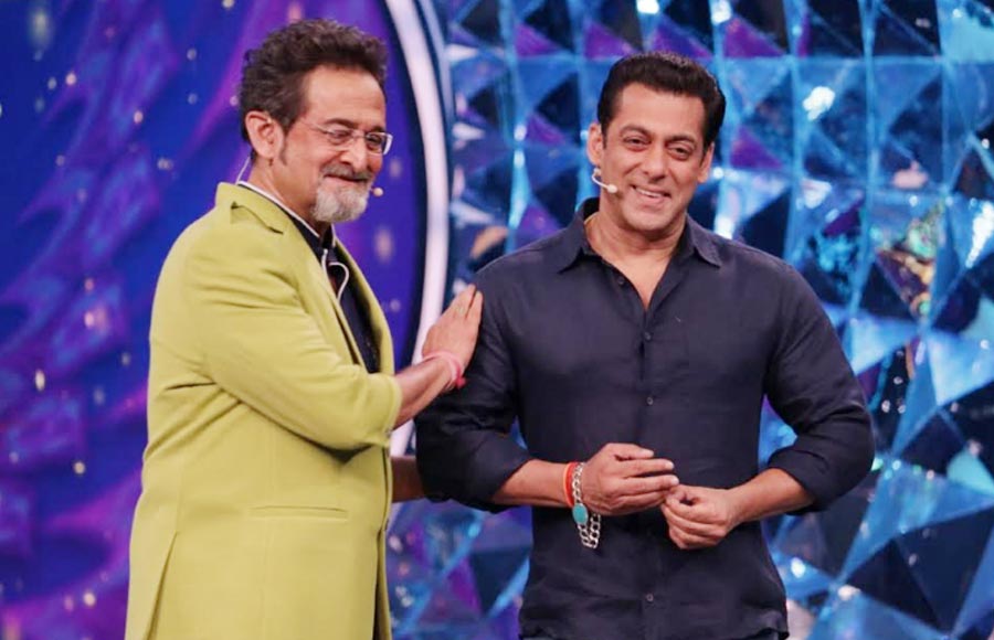 Salman Khan graces the sets of Bigg Boss Marathi - season 2