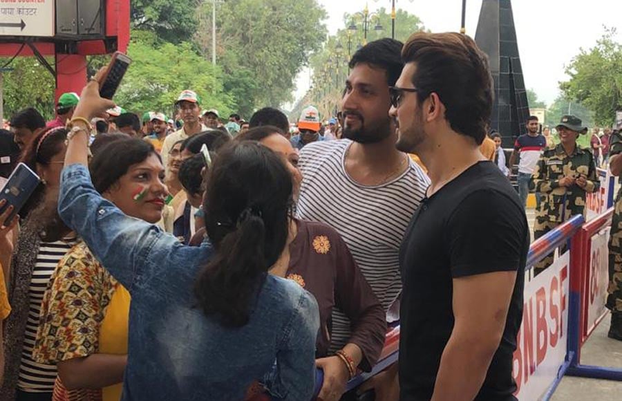 In pics: Arjun Bijlani visits Wagha Border 