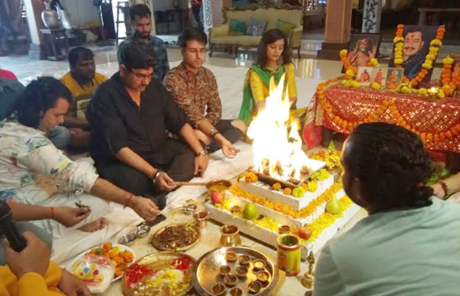 Havan on the sets of Yeh Rishtey Hain Pyaar Ke