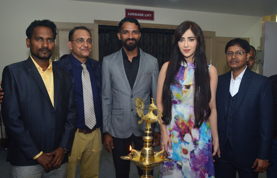 Gautam Rode, Preeti Jhangiani and Angela Krislinzki grace Artival 2019 