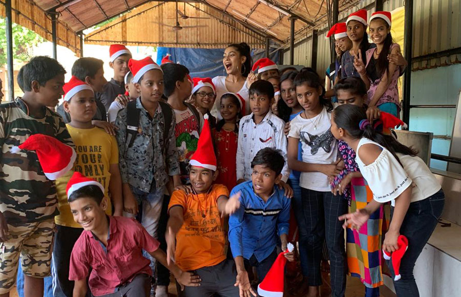 Bigg Boss 10 fame Lopamudra Raut celebrates Christmas with NGO kids