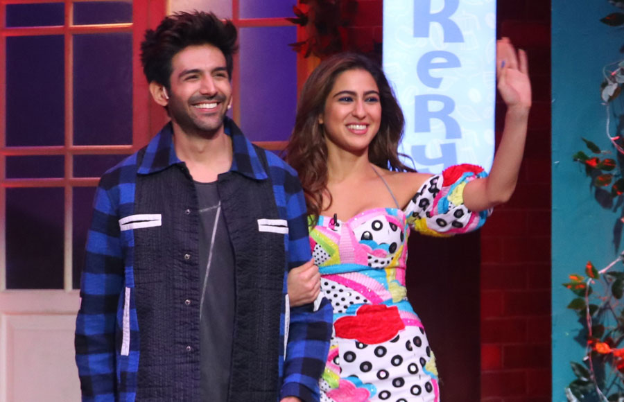 Kartik Aryan and Sara Ali Khan on the sets of The Kapil Sharma Show 