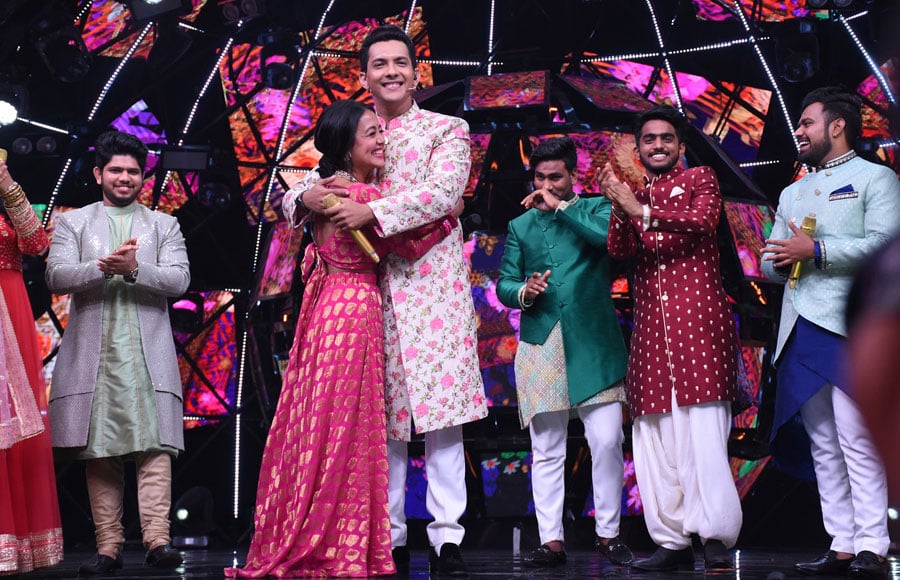 In pics: Neha Kakkar and Aditya Narayan's shaadi special in Indian Idol