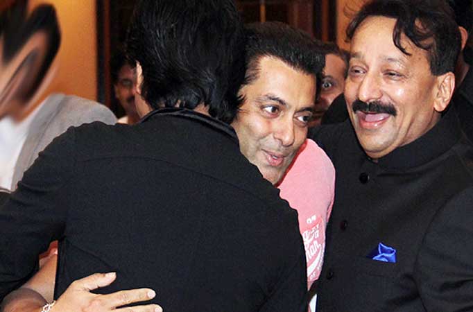 Salman Khan and Shah Rukh Khan at the Iftaar party hosted by Congress politician Baba Siddiqui