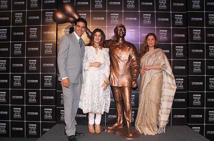 Akshay Kumar, Twinkle and Dimple Kapadia