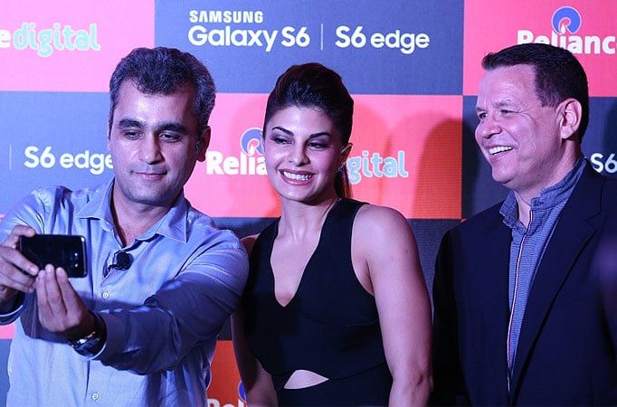 Selfie crazy Jacqueline Fernandes launches Samsung Galaxy S6