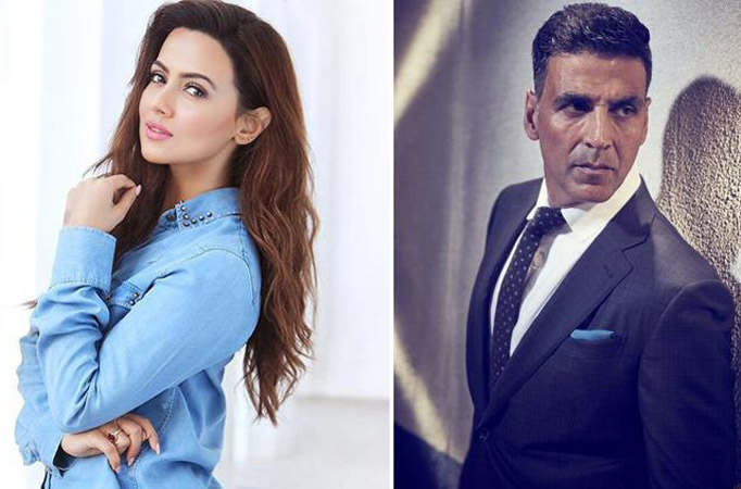 Sana Khan & Akshay Kumar