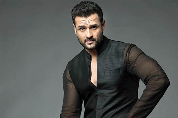 Sad I'm an Indian living in India: Actor Rohit Roy