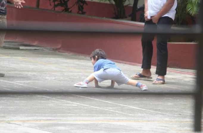 Taimur Ali Khan does yoga asanas, check out his adorable poses 