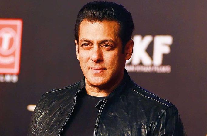 Dabangg 3’s Salman Khan wins HEARTS as he obliges FAN with a selfie and blesses her