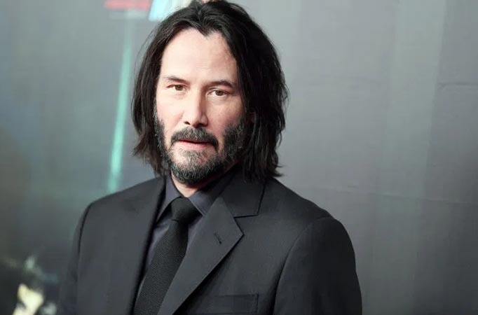 Keanu Reeves goes public with his love affair