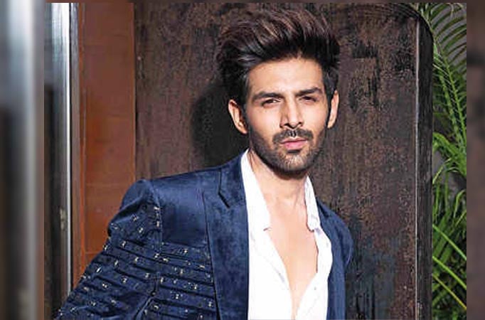 Kartik Aaryan gets a surprise from parents on birthday