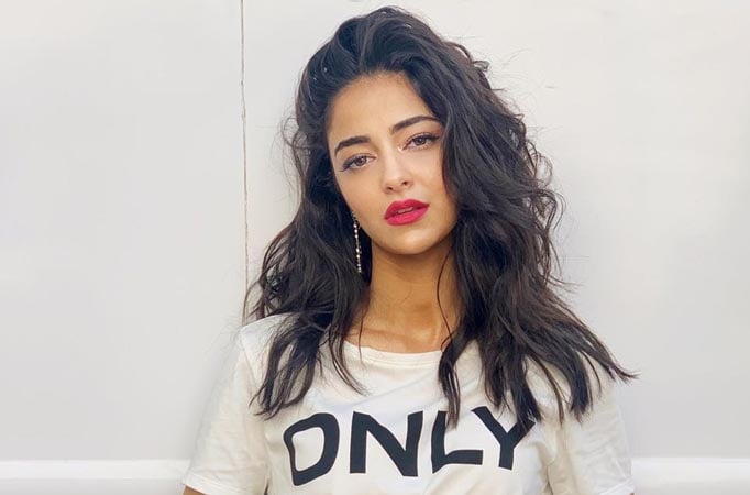 Must Watch: Young girls go crazy on spotting Ananya Panday at an event