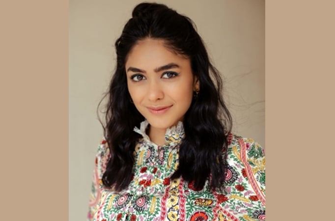 Mrunal Thakur ready for 'Jersey' release, doesn't fear being typecast