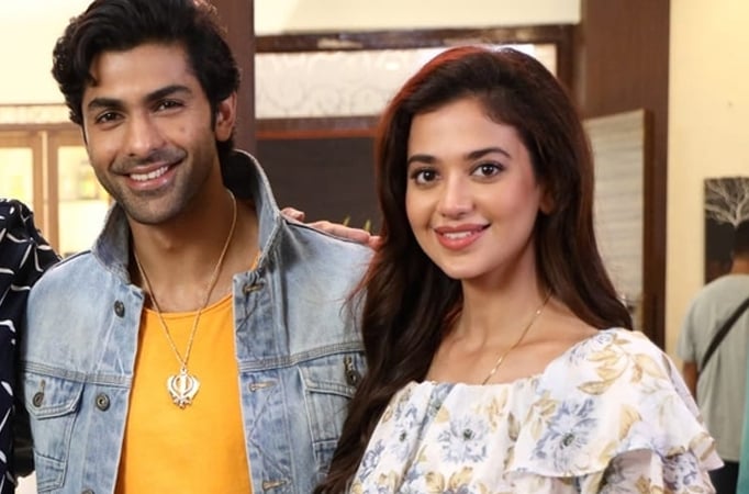 Taaha Shah, Shruti Sharma get sweet for 'Mooh Mitha Karao'