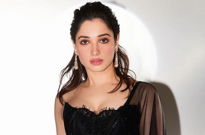 “Tamanna Papse yeh ummid Nahin Thi” netizens trolls actress Tamanna Bhatia on her outfit 