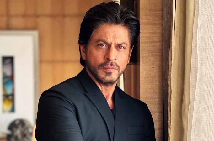 Check out the interesting answer that Shah Rukh Khan gives to a fan who asks him for Rs. 1 crore on his recent #AskSRK session o