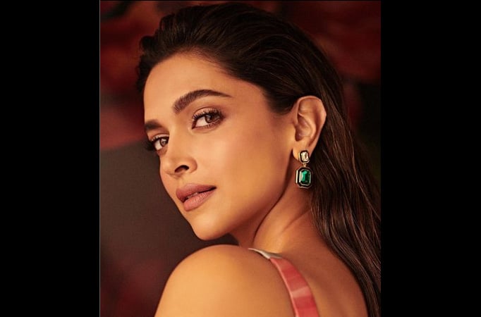 Deepika Padukone gets trolled for her recent airport appearance; netizens say, "Lagta he ki raincoat phen liya he"