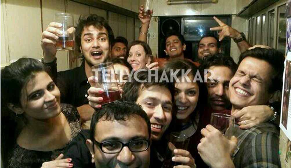 Party all night: Drashti Dhami, her beau Niraj and others at Nakuul Mehta