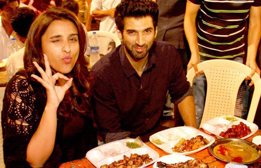 Aditya and Parineeti visit Mohammed Ali Road