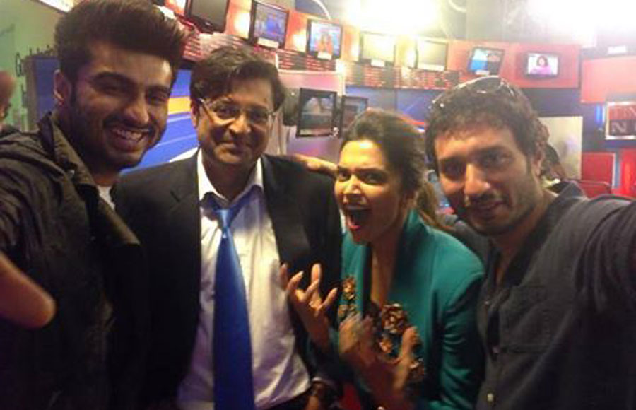 Nation wants to know - Arnab Goswami with 'Finding Fanny' cast