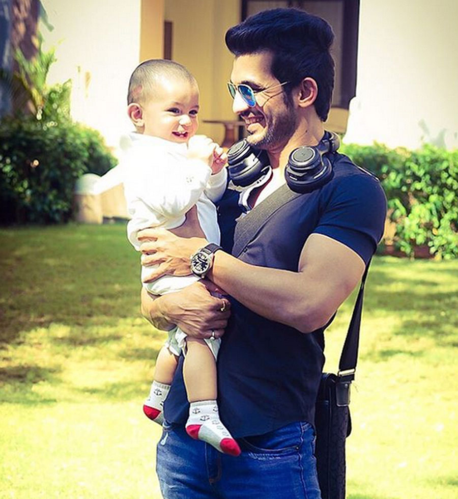 Arjun Bijlani with his son