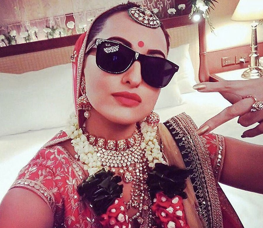 Tenu kala chashma jachda ae...!