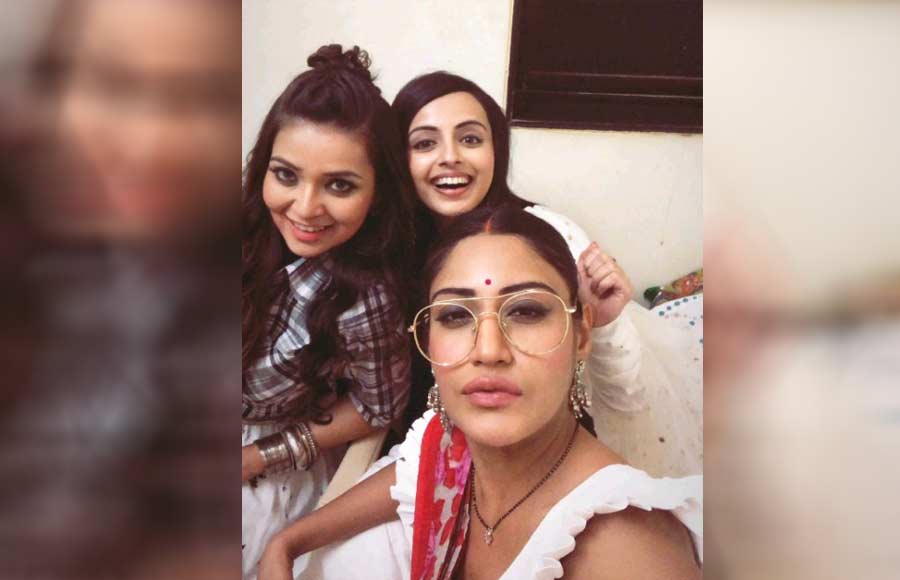 Shrenu Parikh, Surbhi Chandna, Mansi Srivastav