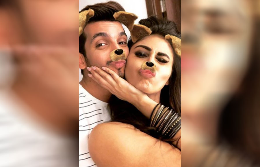 Mouni Roy, Arjun Bijlani