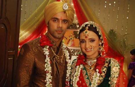 Will Anuj Sachdeva's chemistry with Sanaya Irani strike the chord?