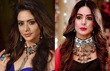 Who plays Komolika better in Kasautii Zindaii Kii?