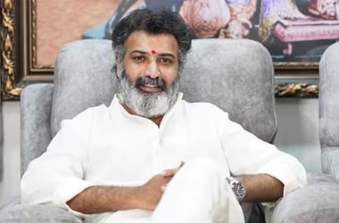 Actor Taraka Ratna faints during Lokesh's padyatra