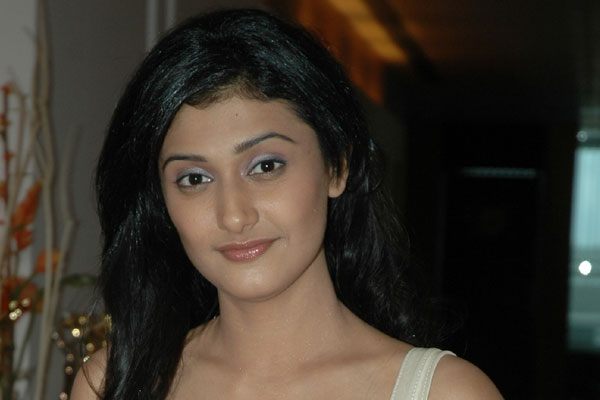 Ragini Khanna 