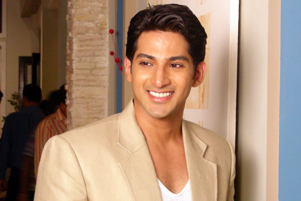 Vivan Bhatena 