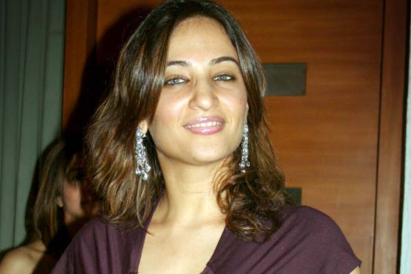 Rakshanda Khan