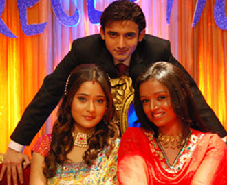 Romit Raj,Parul Chauhan and sara khan 