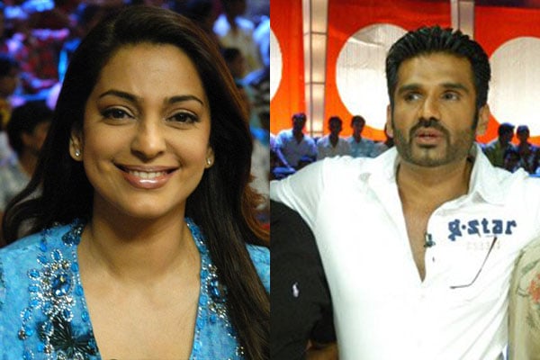 Juhi Chawla and Suneil Shetty 