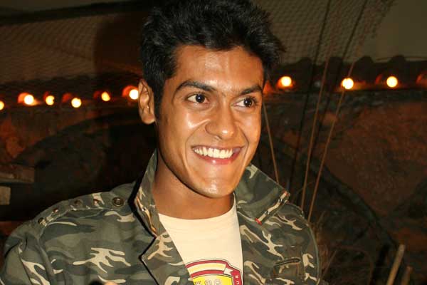  Saurav Chakravarthy 