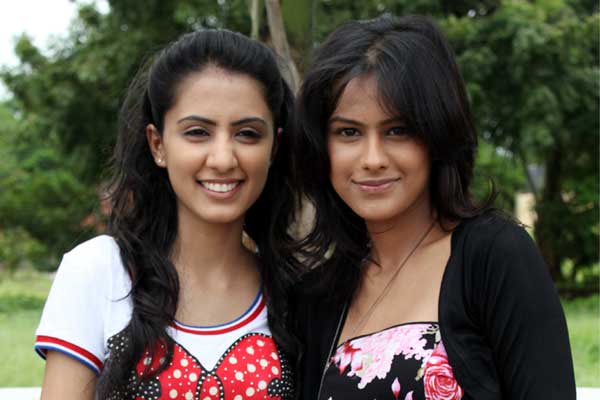 Rachna (Swati Kapoor) and Anu