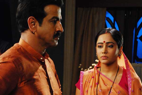 Ronit Roy and Aasiya Kazi