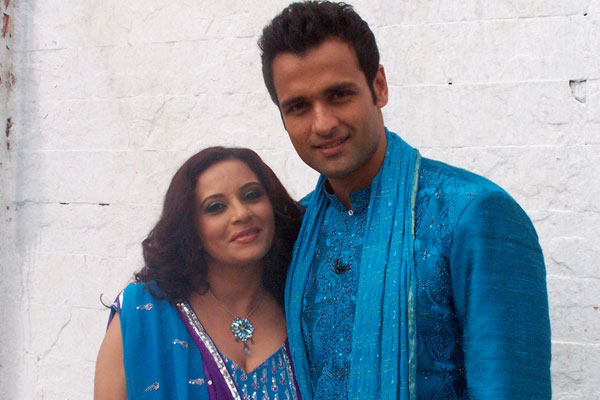 Rohit Roy With wife Mansi 