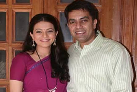 Prachi And Vishwwaas Paandya