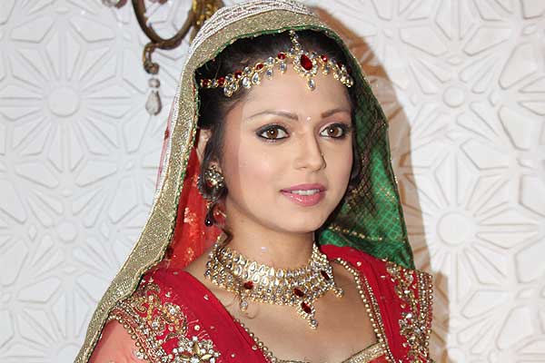 Drashti Dhami 